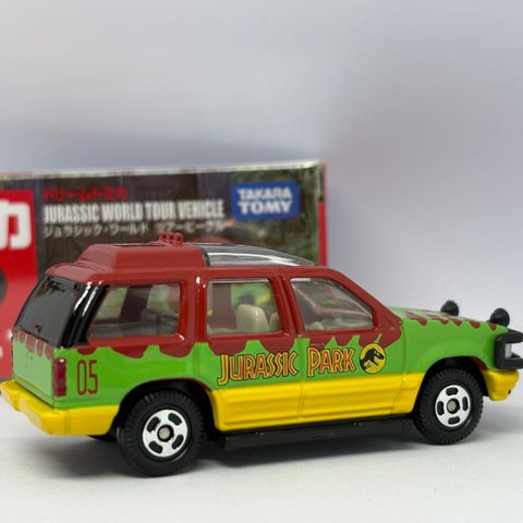  Mô hình xe Tomica Dream SP Jurassic World Tour Vehicle 