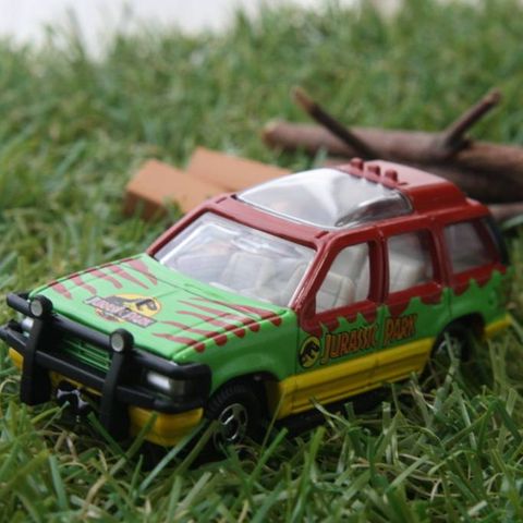  Mô hình xe Tomica Dream SP Jurassic World Tour Vehicle 