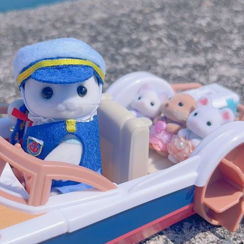  Thuyền hải cẩu V-08 Sylvanian Families Captain Seal's Exciting Boat Set 