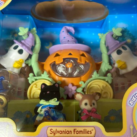  Đồ chơi SE-216 Sylvanian Families Halloween Ghost & Pumpkin Carriage Set 