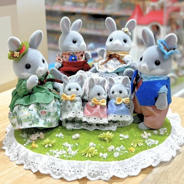 C-81 Cottontail Rabbit Family Celebration Set