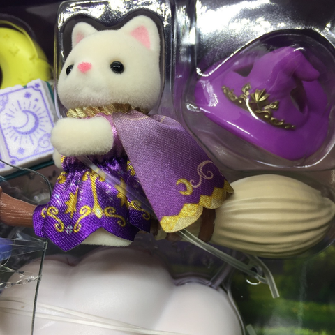  Đồ chơi LT-04 Sylvanian Families Little Tales Collection Broom Flying on a Moonlit Night 
