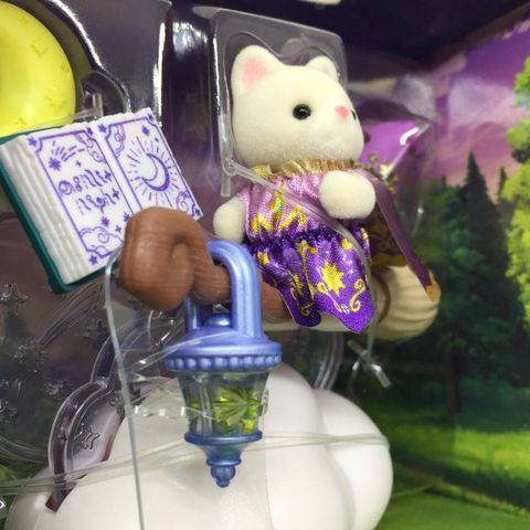  Đồ chơi LT-04 Sylvanian Families Little Tales Collection Broom Flying on a Moonlit Night 