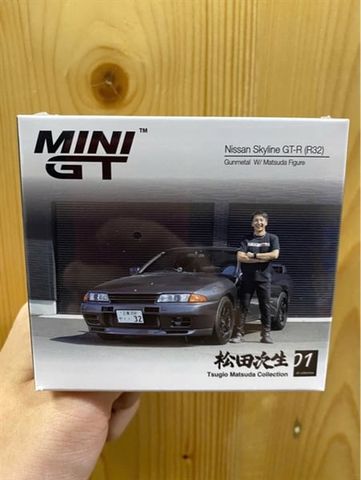  Xe Mini GT MGT00869 Nissan Skyline GT-R (R32) Nismo Gunmetal W/ Matsuda Figure Tsugio Matsuda Collection 