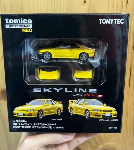  Mô hình xe TOMYTEC LV-N365a Nissan Skyline 2-Door Sport Coupe 25GT TURBO 