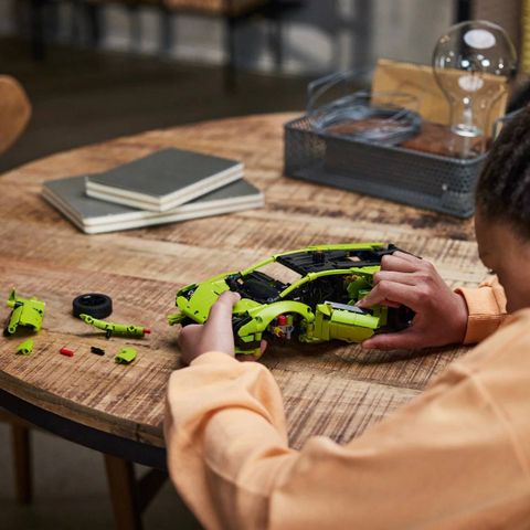  LEGO Technic 42161 Đồ chơi lắp ráp Siêu Xe Lamborghini Huracán Tecnica 