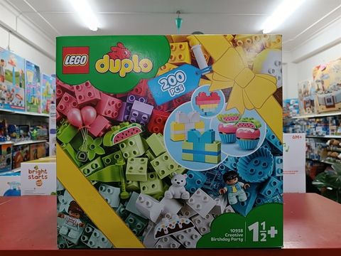  Lego 10958 - Bữa Tiệc Sinh Nhật Sáng Tạo 