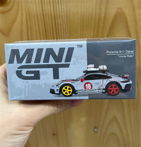  MiniGT Porsche 911 Dakar 