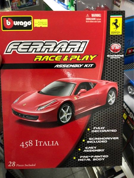 Bộ lắp ghép xe 458 Italia tỉ lệ 1:32