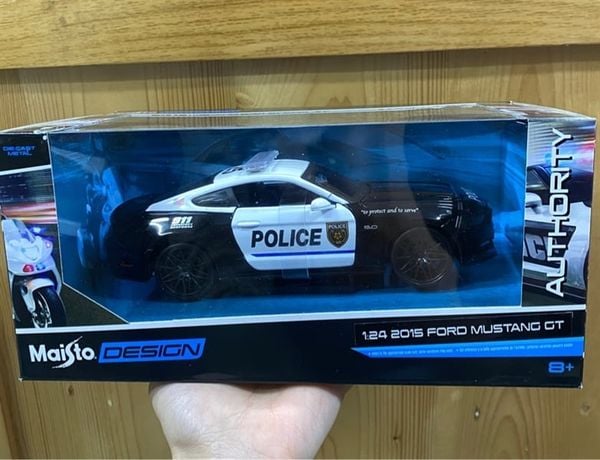 Maisto 1:24 2015 Ford Mustang GT