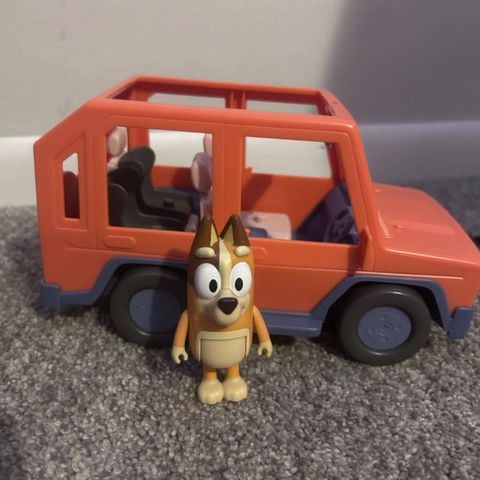  Xe đồ chơi Bluey Heeler Family Road Trip 4WD Vehicle 