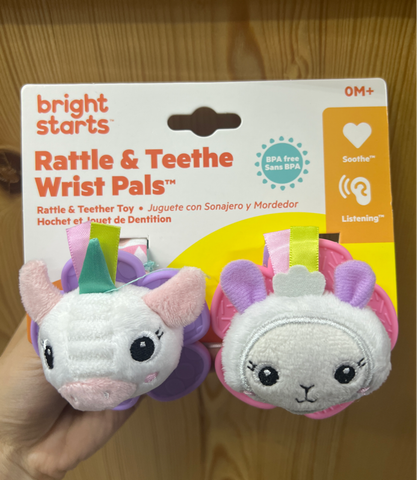 Xúc xắc và gặm nướu cho bé Bright Starts Rattle & Teether Wrist Pals Toy 