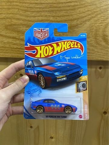  HCM38 23win04 Basic Car '89 Porsche 944 Turbo 