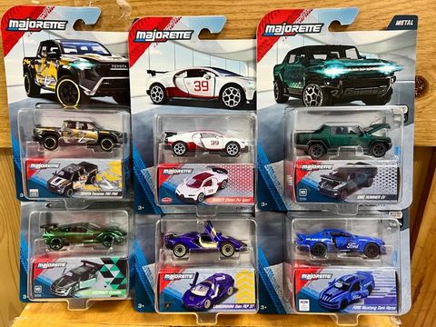  8502001000 Đồ Chơi Xe Mô Hình MAJORETTE Showroom Deluxe Cars 