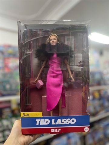  HJW92 Barbie Signature Ted Lasso Keeley Jones Doll 