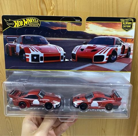  Bộ 2 xe JHW51 Hot Wheels Premium 2 Pack Porsche 935 / 2018 Porsche 935 