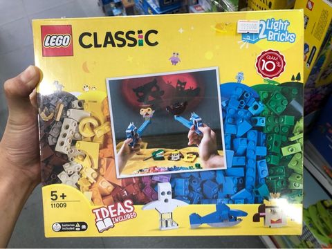  Lego 11009 - Gạch Sáng Tạo Kèm Đèn 