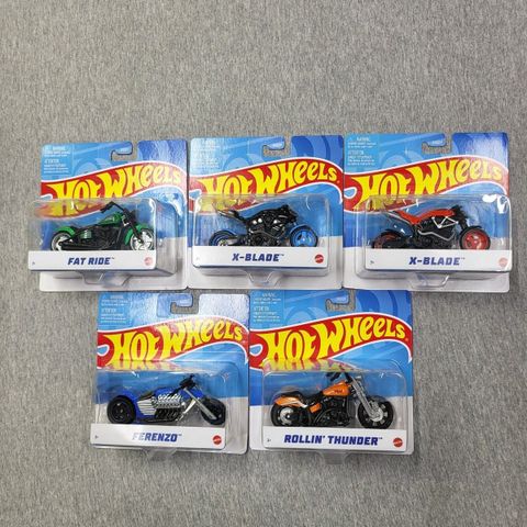  Mô hình xe máy 1/18 Hot Wheels Street Power Collectible Motorcycle 