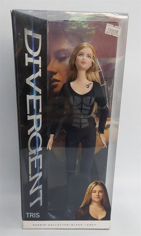  Tris Doll 