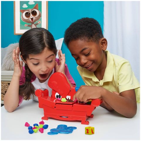  23win08 com 6058522 - Grouch Couch, Furniture with Attitude Game 