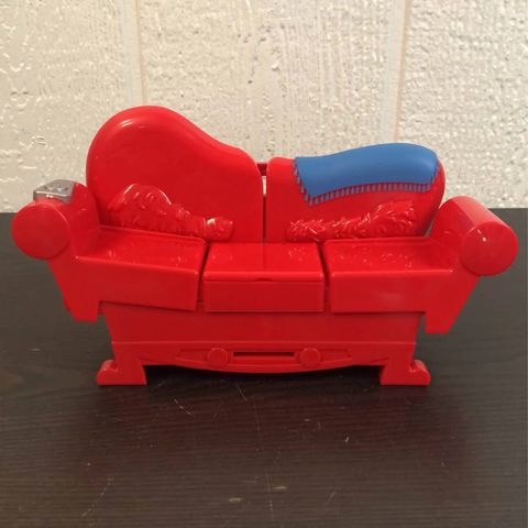  23win08 com 6058522 - Grouch Couch, Furniture with Attitude Game 