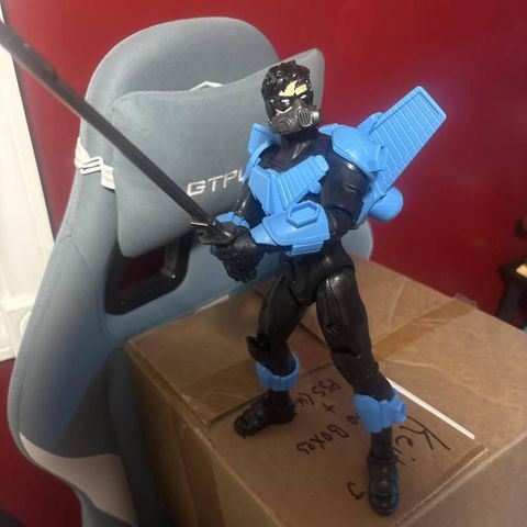  Đồ chơi 6069100 -DC Comics, Batman Adventures, Nightwing Action Figure 
