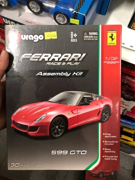 Bộ lắp ghép xe Ferrari 599 GTO tỉ lệ 1:32
