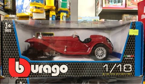  Bburago 118 Gold Alfa Romeo 8C 2300 Spider 