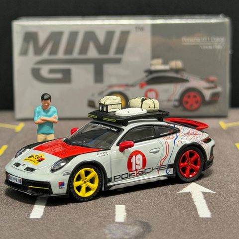  MiniGT Porsche 911 Dakar 