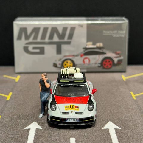  MiniGT Porsche 911 Dakar 
