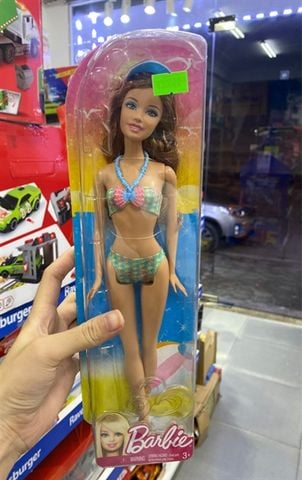  X9599 - Barbie Fab Life Teresa Beach Doll 