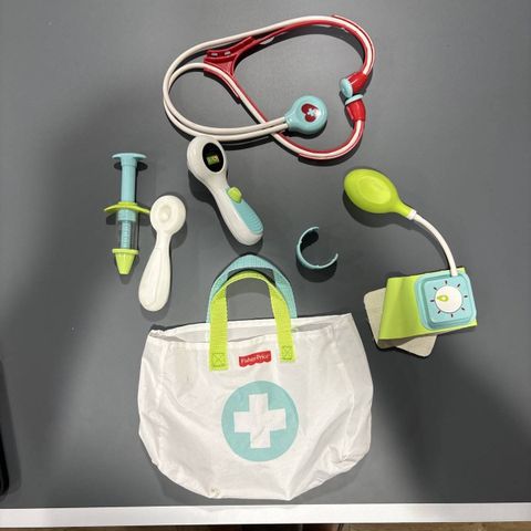  Đồ chơi bác sĩ GHL68 Fisher-Price Doctor Playset Medical Kit 7-Piece 