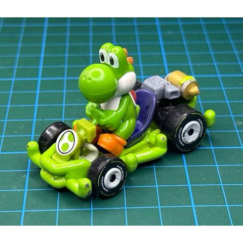  Xe mô hình Hot Wheels MarioKart Yoshi with Pipe Frame Kart 