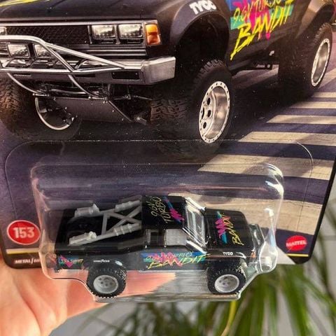  Mô hình xe JHW32 Hot Wheels BOULEVARD DATSUN KING CAB 
