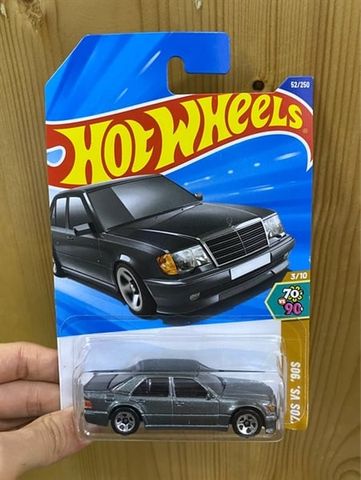  Xe mô hình JFN68 Hot Wheels Mercedes Benz 500E 