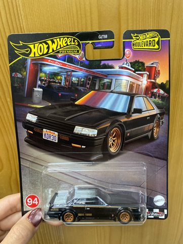  HRT66 Hot Wheels Boulevard Nissan Skyline RS (KDR30) 
