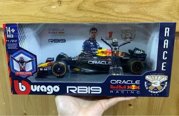 Bburago 1/24 Race F1 Oracle Red Bull RB19 w/ figure