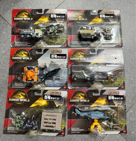  Xe khủng long Matchbox Jurassic World Toy Car or Truck Transporter & Dinosaurs 