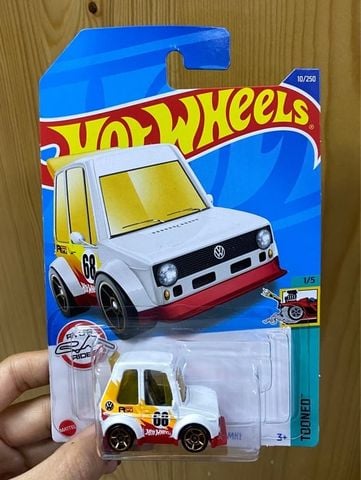  Mô hình xe HHD81 Hot Wheels Tune Volkswagen Golf MK1 