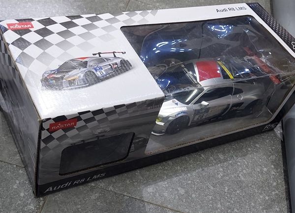  R59300 Xe Audi R8 LMS Performance phiên bản mới 