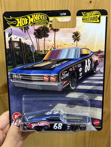  JHW28 Hot Wheels BOULEVARD - 69 FORD TORINO TALLADEGA 