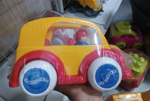  Xe taxi vàng - V1260 