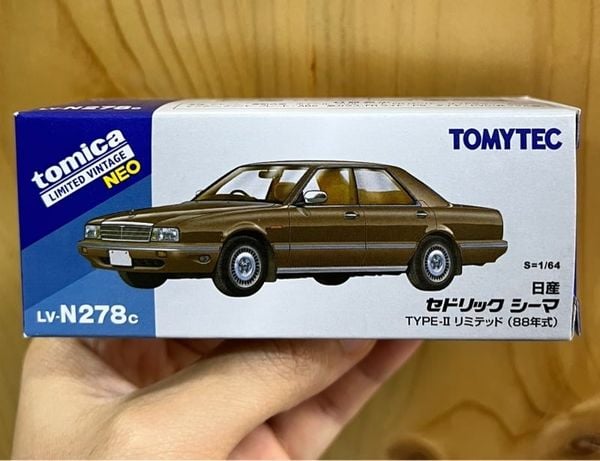  TOMYTEC LV-N278c Nissan Cedric Cima TYPE-II Limited (Brown) 1988 