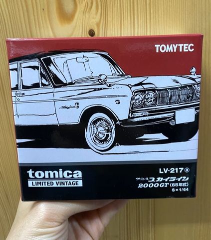 TOMYTEC LV-217a Prince Skyline 2000GT White/Red 