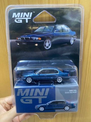 Mini GT Card Version MGT00894 BMW 750IL Sorrento Blue Metallic 