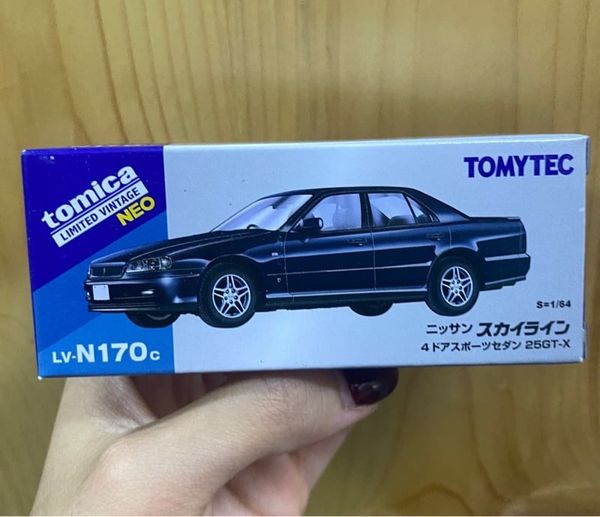  TOMYTEC LV-N170c Nissan Skyline 4-Door Sport Sedan 25GT-X Navy 