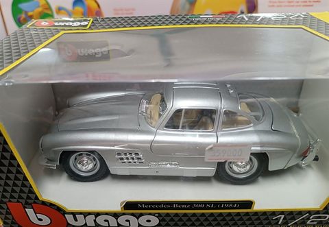  18-22023- 1:24 MERCEDES BENZ 300 SL (1954) 