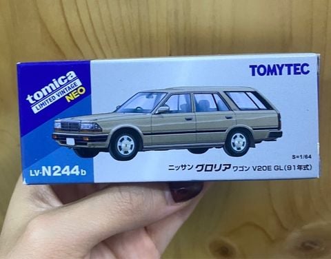  TOMYTEC LV-N244b Nissan Gloria Wagon V20E GL Yellow Silver 1991 