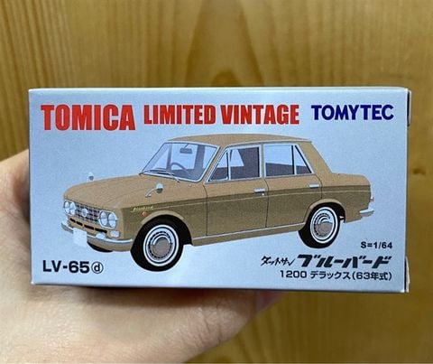  Mô hình xe Tomytec 1/64 LV-65d Datsun Bluebird 1200 Deluxe Beige 63 Year 