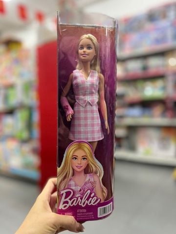  Búp bê JJN56 Barbie Fashionistas Doll #243 with Pink Arm Cast and Plaid Top and Skirt 